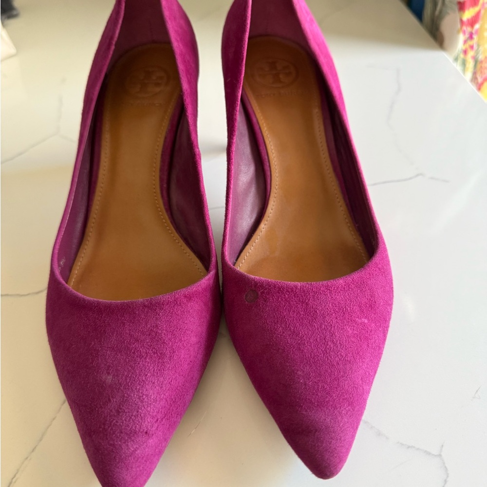 Tory Burch Women's Pink Suede Pumps